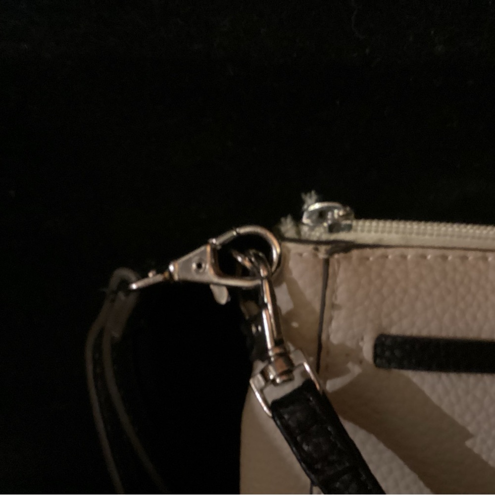 Liz Claiborne Tassel Crossbody in cream and black - Picture 8 of 9